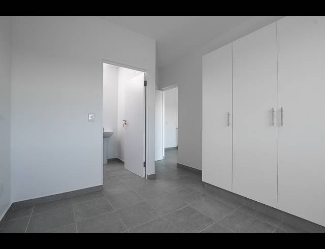 2 BEDROOM APARTMENT FOR SALE IN SHEFFIELD BEACH